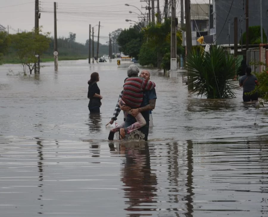 Enchentes-em-Santa-Rita-Guaiba_02 Cerca de 2,5 mil moradores de Eldorado do Sul estão abrigados em Guaíba
