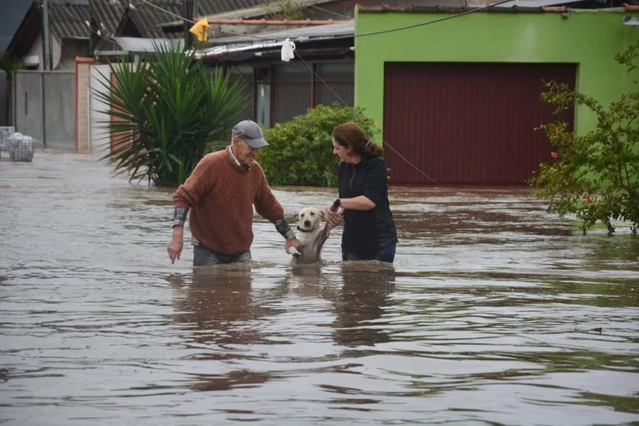 Enchentes-em-Santa-Rita-Guaiba_03 Cerca de 2,5 mil moradores de Eldorado do Sul estão abrigados em Guaíba