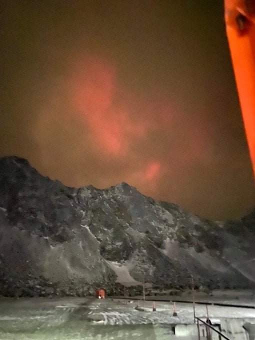 GNQDTd9X0AIO55p Tempestade solar extrema provoca aurora polar vista na Argentina e Uruguai; veja fotos pelo mundo