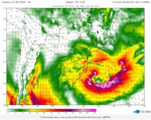 Ciclone na costa traz muito vento e frio na costa do RS
