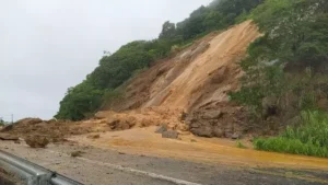 Deslizamento deixa uma vítima fatal e interdita rodovias na Serra Gaúcha