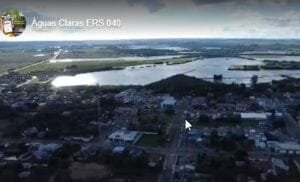 Água invade o município de Palmares do Sul e famílias precisam buscar abrigo em lugares seguros fora da enchente.