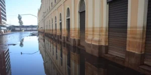 Nível do Guaíba sobe novamente e chega a 3,88m no Cais Mauá