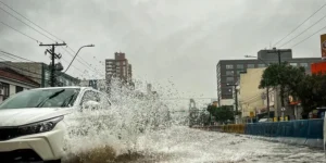 Volta das chuvas prejudica Corredor Humanitário e causa bloqueios no trânsito de Porto Alegre