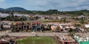 Isolada após enchente, Arroio do Meio tem saqueamento de lojas e assassinato