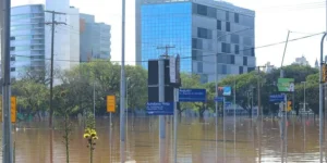 Sem volume extremo, chuva volta a castigar e prolongar inundações no RS