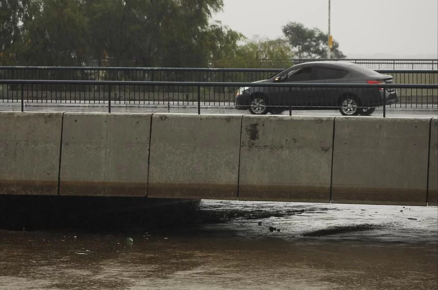 Dilúvio sobe e atinge pontes da Avenida Ipiranga em Porto Alegre 5 avedvaldopereiracomipiranga03