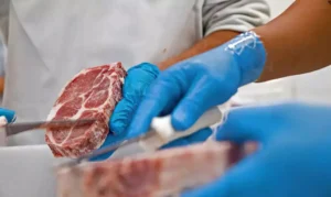 Empresas vão doar 2 milhões de quilos de carne ao Rio Grande do Sul, anuncia Lula