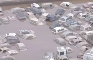Porto Alegre ainda tem centenas de carros embaixo d’água