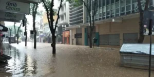 RS volta a registrar chuva forte e raios