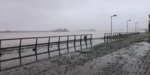 Guaíba atinge cota de inundação em Porto Alegre