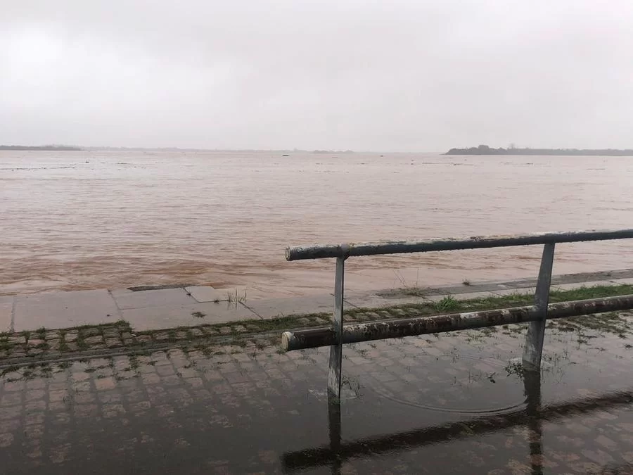 guaiba-inundacao-cota-porto-alegre-1 Guaíba atinge cota de inundação em Porto Alegre