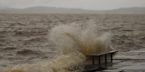 Vento Sul faz Guaíba subir rápido e repique passará de meio metro