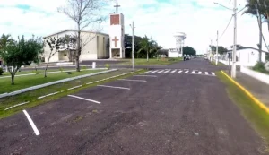 Em Palmares do Sul rio transborda e famílias são retiradas das residências