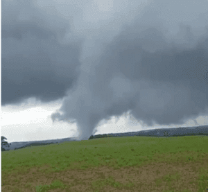Vídeo: Tornado atinge Município Gaúcho neste Sábado