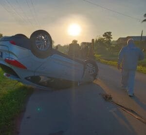 Capotamento de Veículo na Estrada da Perua em Osório