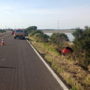 APÓS MAL SÚBITO, CONDUTOR PERDE CONTROLE DO VEÍCULO NA ESTRADA DO MAR EM OSÓRIO