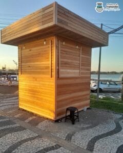 Novos quiosques começam a ser instalados na Avenida Emancipação em Tramandaí