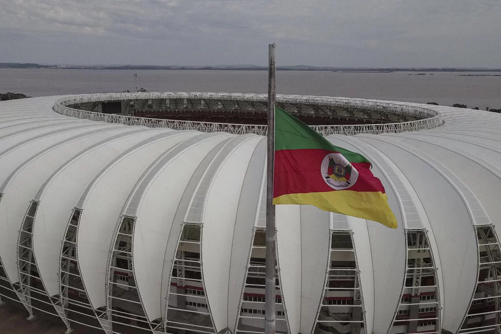 Bandeira do RS é hasteada em diferentes pontos do Estado como símbolo de força e recomeço 3 4977553 fff2ea434239aa4