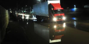 Casa de bombas reduz funcionamento e ruas do Humaitá e da Vila Farrapos voltam a ficar alagadas