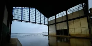 Cais Mauá tem inundação novamente após mais chuva em Porto Alegre, Guaíba chega a 3,86 m