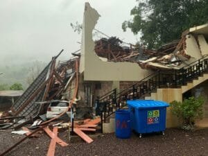 Deslizamentos, enchente e famílias ilhadas: Litoral Norte contabiliza danos com enxurrada