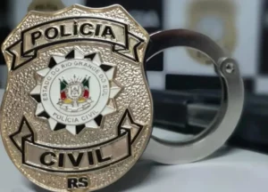 Mulher é presa, em Osório, após jogar líquido no próprio filho