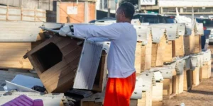 Apenados e servidores da Polícia Penal auxiliam abrigo de cães em Canoas