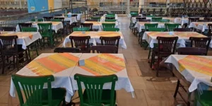 Mercado Público de Porto Alegre é reaberto parcialmente