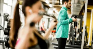 Musculação ganha espaço no tratamento e prevenção da insônia