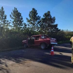 Acidente na RST 101 em Osório envolve três veículos e causa capotamento