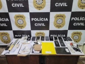Operação resulta na apreensão de celulares e facas na Penitenciária de Osório