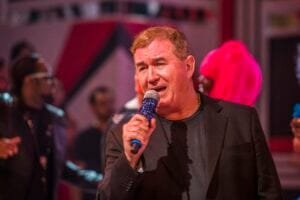 Amado Batista é processado por casal após criança morrer em fazenda