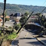 Em Gramado, 31 casas serão demolidas após rua desmoronar durante chuva de maio