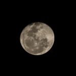 FOTOS: Veja imagens da Lua cheia nesta segunda-feira