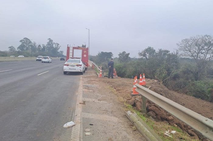 Corpo é localizado boiando junto à freeway em Cachoeirinha