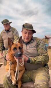 Cão resgatado: A Brigada Militar promoveu uma reunião emocionante esta semana