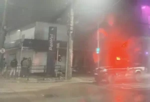 Incêndio atinge farmácia em Porto Alegre