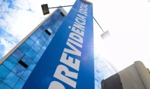 Servidores do INSS entram em greve por tempo indeterminado