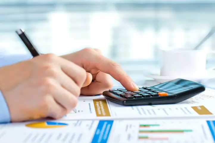 planejamento-financeiro-contas-calculadora-e1684022989947 Economia