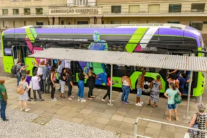 Três linhas passam a circular com ônibus elétricos em Porto Alegre