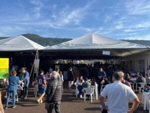 Empresa Calçados Beira de Rio de Osório promove ação de cadastro para vagas de emprego na Feira do Produtor