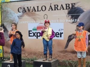Jovem amazona de Osório, Maria Luiza da Silva de Camargo, brilha novamente na Expointer 2024