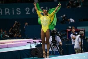 Rebeca Andrade conquista a prata no individual geral da ginástica artística