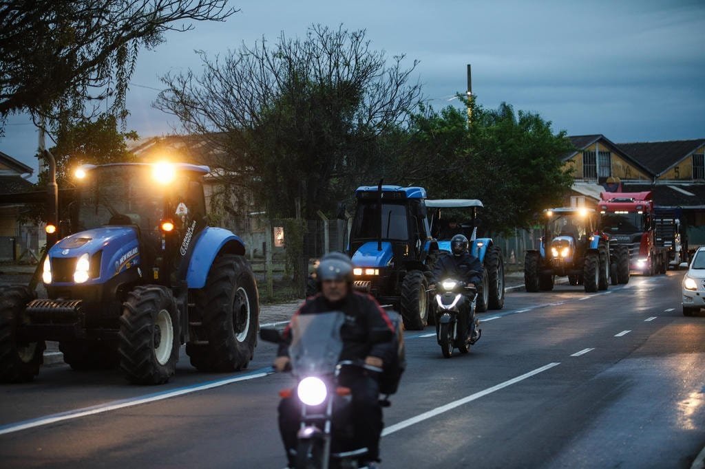 Protesto de produtores rurais provoca congestionamento no centro da Capital Gaúcha 3 5014069 b951d26dd9608d3
