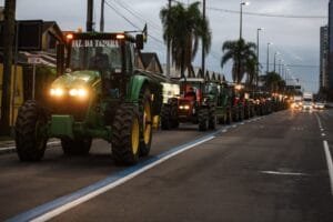 Protesto de produtores rurais provoca congestionamento no centro da Capital Gaúcha