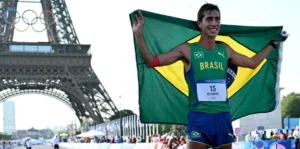 Caio Bonfim conquista medalha de prata na marcha atlética nos Jogos de Paris