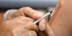 OMS pede aumento da produção de vacinas contra mpox