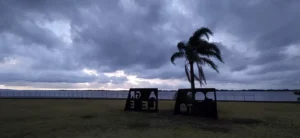 Frente fria avança e Inmet emite alerta para vento em áreas do RS