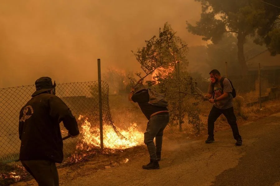 Incedio fogo grecia atenas 4
